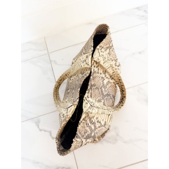 Fiona byrne x Paige Gamble Python handbag in neutral - Picture 9 of 11